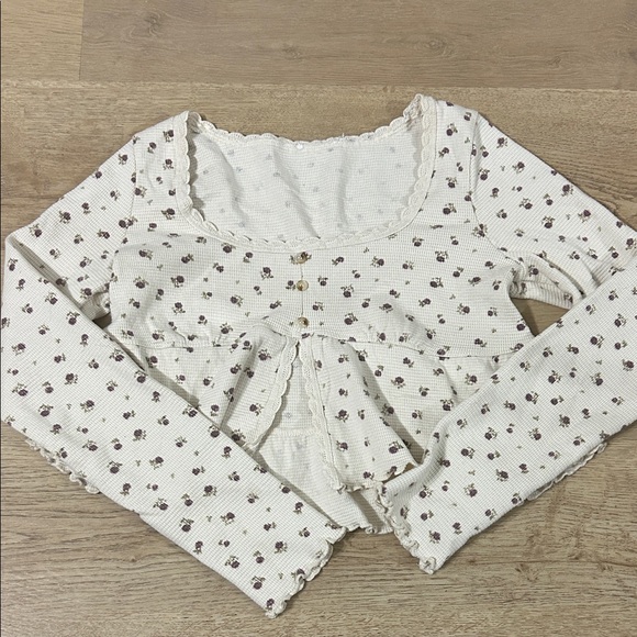 Tops - Baby doll Floral Long Sleeve Top